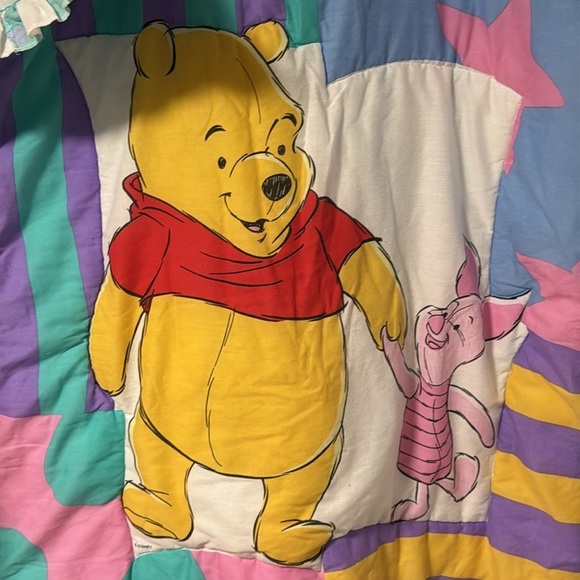 Vintage Colourful Winnie the Pooh Crib Blanket and matching diaper holder - Picture 3 of 6